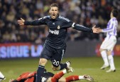 FIFA2026官方数据-浓眉42+18空砍，篮网逆转湖人引爆热议